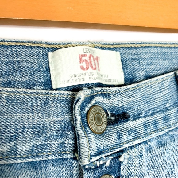 Levi’s 501 Button Fly Distressed boyfriend shorts - Picture 5 of 9